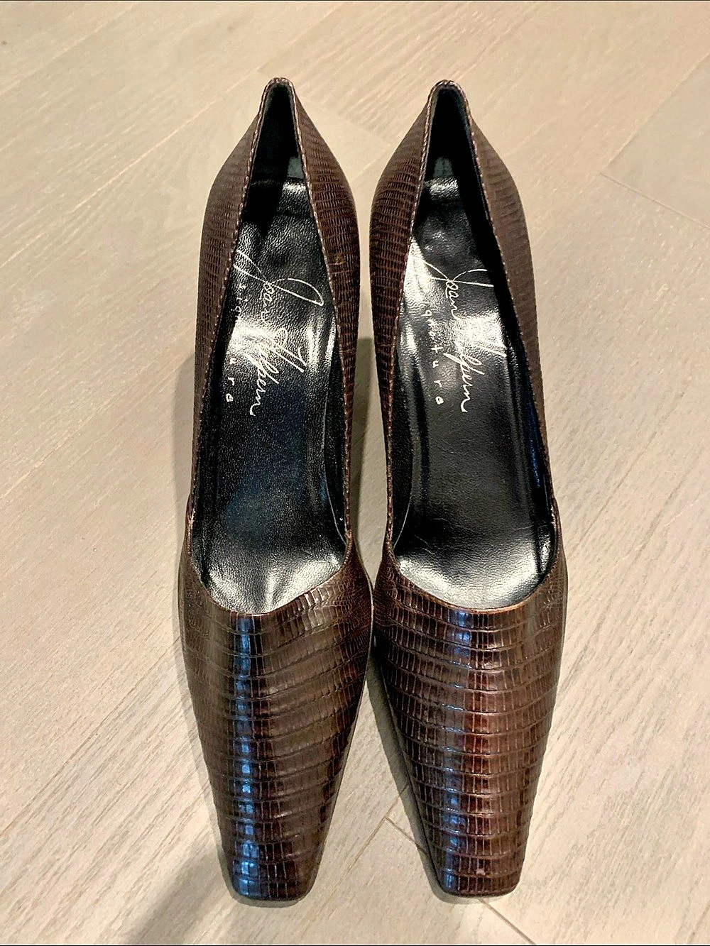 Joan & David Signature Pointed Toe Heels in Brown US 8.5